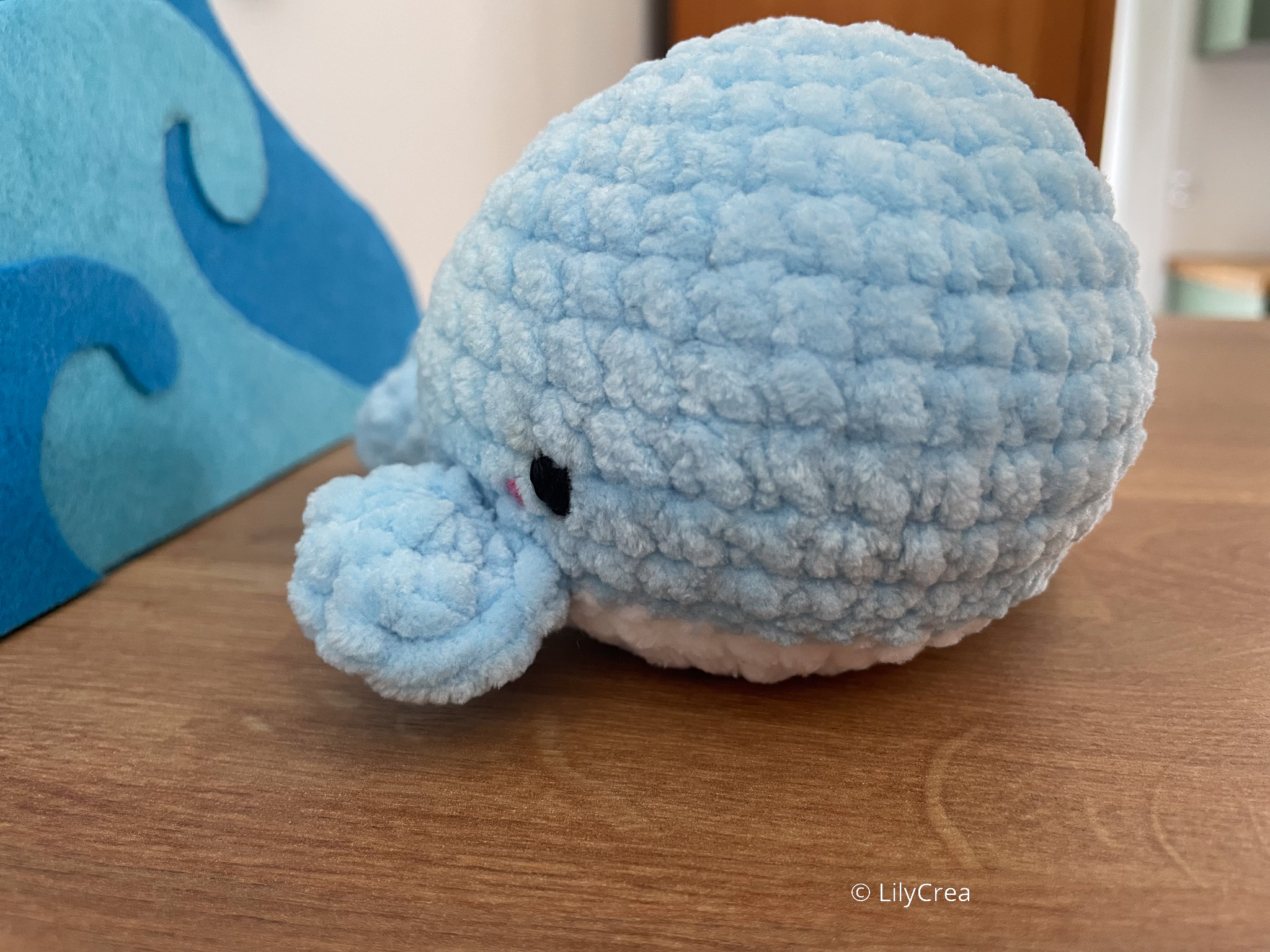 Baleine, amigurumi, baleine en crochet fil chenille, fait main – Image 4
